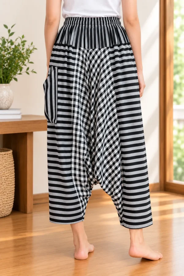 นกฮุก ริมโขง Online Store Image 16 ก.ย. 2569 14_37_00 กางเกงฮาเร็มผ้าฝ้าย ลายขาว–ดำ