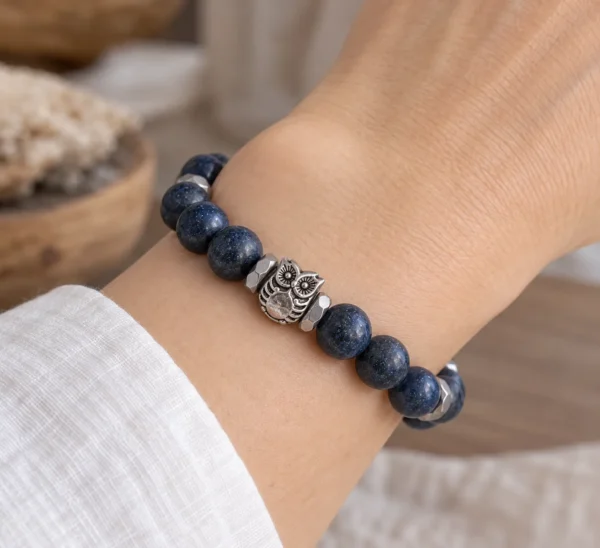 นกฮูก ริมโขง Online Store AA47142C-16EC-407A-B621-1A0090245F71 สร้อยข้อมือ ลาพิสลาซูลี